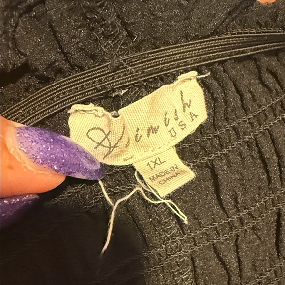 Black Sleeveless Maxi Dress - Picture 2 of 4